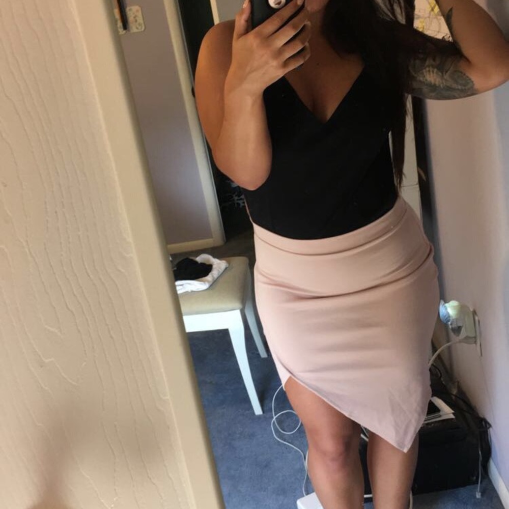 Mauve asymmetrical pencil skirt, only worn once.
